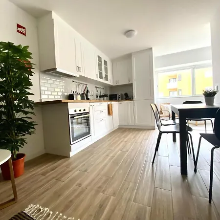 Captivating 1-Bed Apartment In Portimao-Beach Appartement